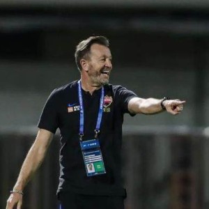 世界杯手机直播-深足争前四目标不变 卡洛斯：继续踢出自己的风格