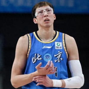 周琦眼睛出现不适，赵继伟赛季首秀完美，CBA又来超级外援！